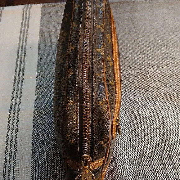 Louis Vuitton Brown Monogram Clutch bag - Picture 12 of 16